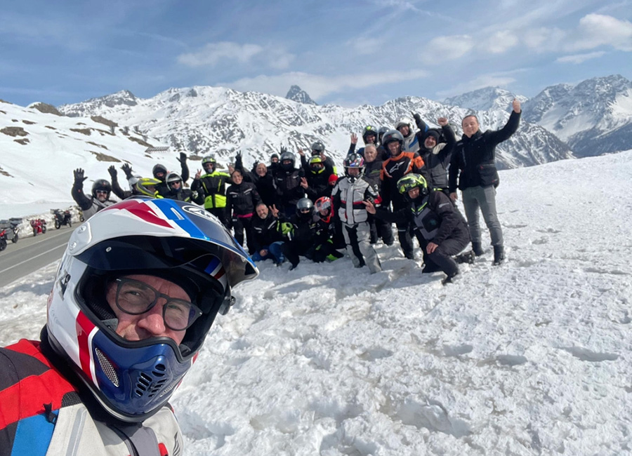 50 passi di montagna in 7 mesi: la sfida benefica sulle due ruote